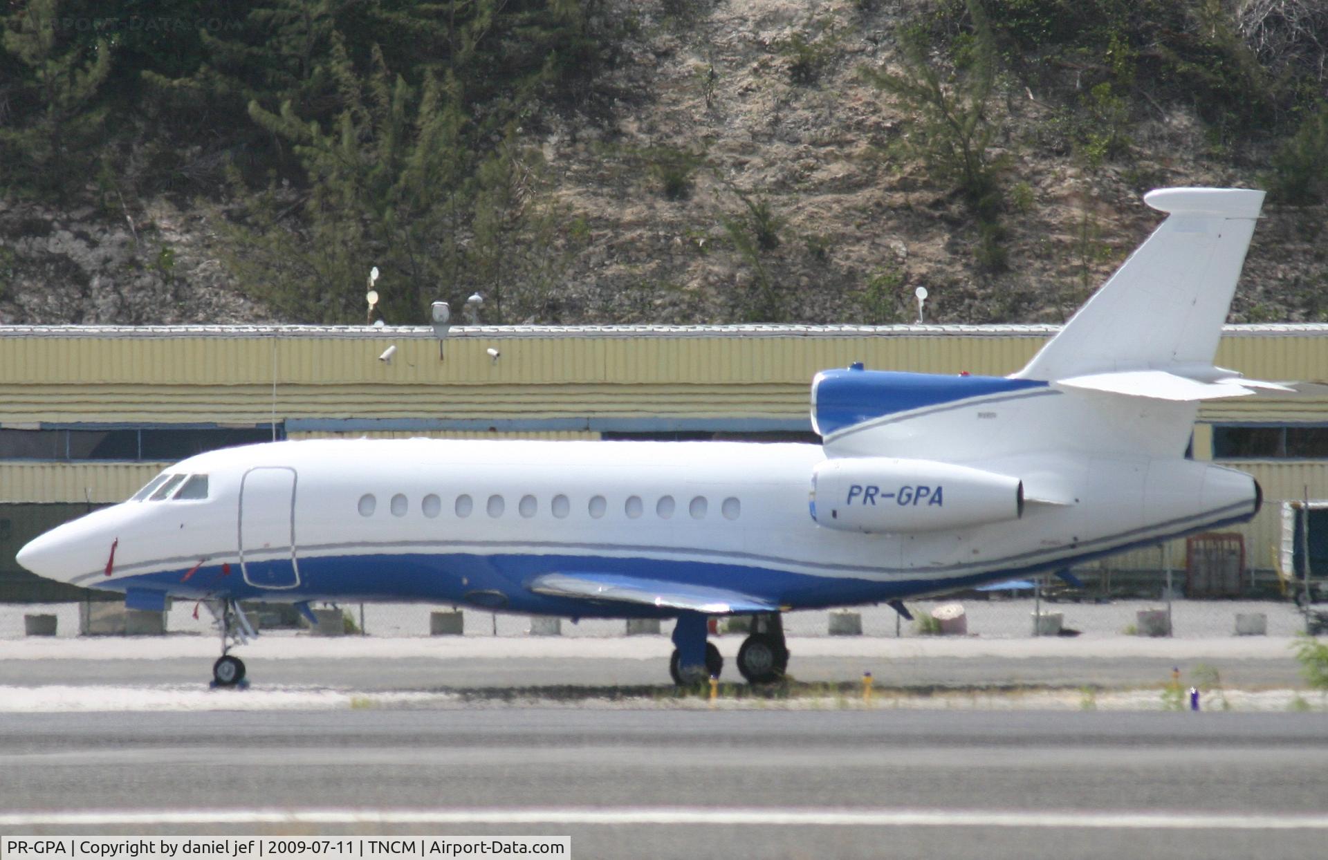 PR-GPA, 2000 Dassault Falcon 900EX C/N 82, park at the cargo ramp