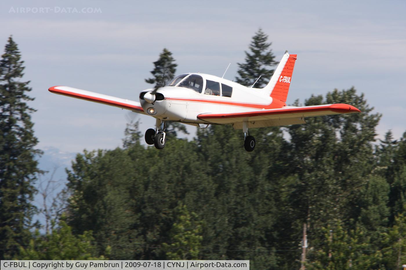 C-FBUL, 1973 Piper PA-28-140 C/N 28-7325239, On final
