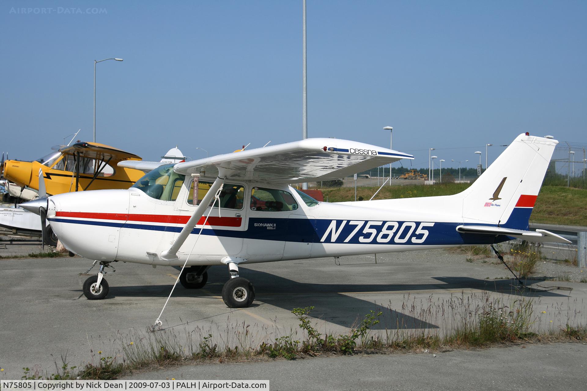 N75805, 1976 Cessna 172N C/N 17267964, PALH