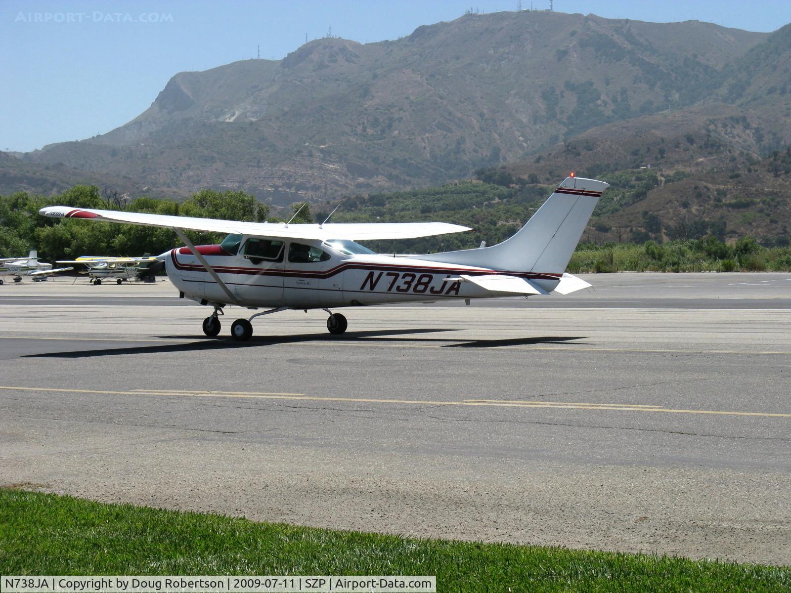 N738JA, 1979 Cessna TR182 Turbo Skylane RG C/N R18200930, 1979 Cessna TR182 SKYLANE RG, Lycoming O-540-J3C5D 235 Hp, taxi