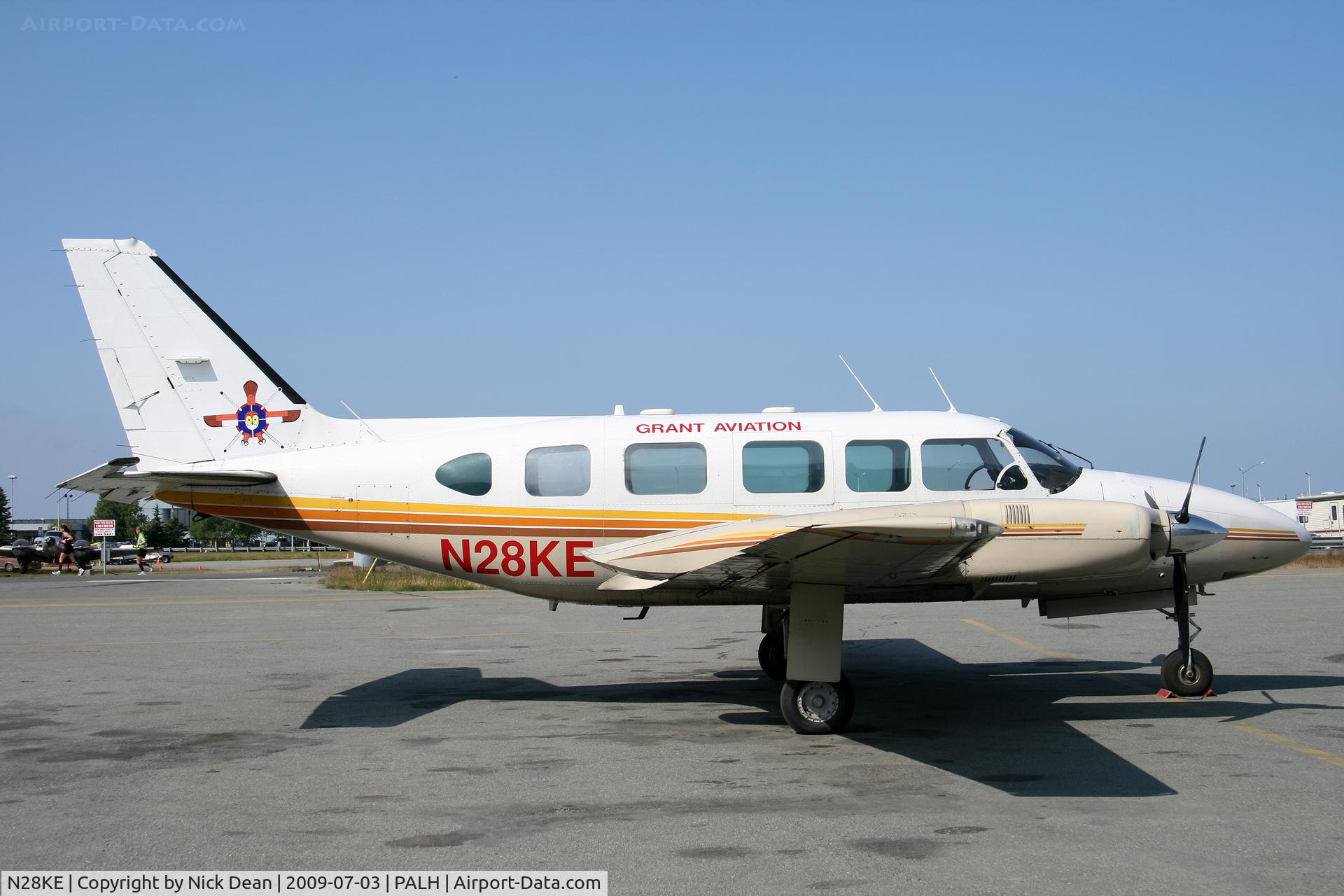 N28KE, Piper PA-31-350 Chieftain C/N 31-8152049, PALH