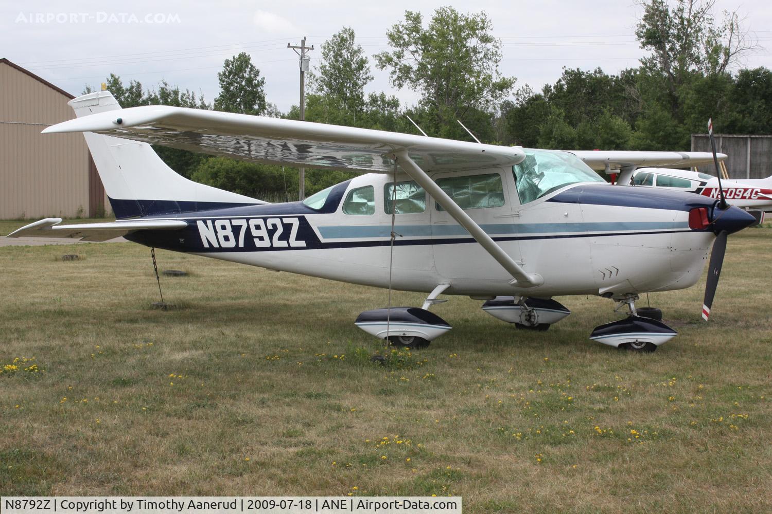 N8792Z, 1969 Cessna P206D Super Skylane C/N P206-0592, 1969 Cessna P206D, c/n: P206-0592
