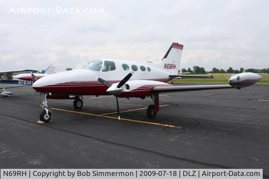 N69RH, 1969 Cessna 401A C/N 401A-0122, On the ramp at Delaware, Ohio