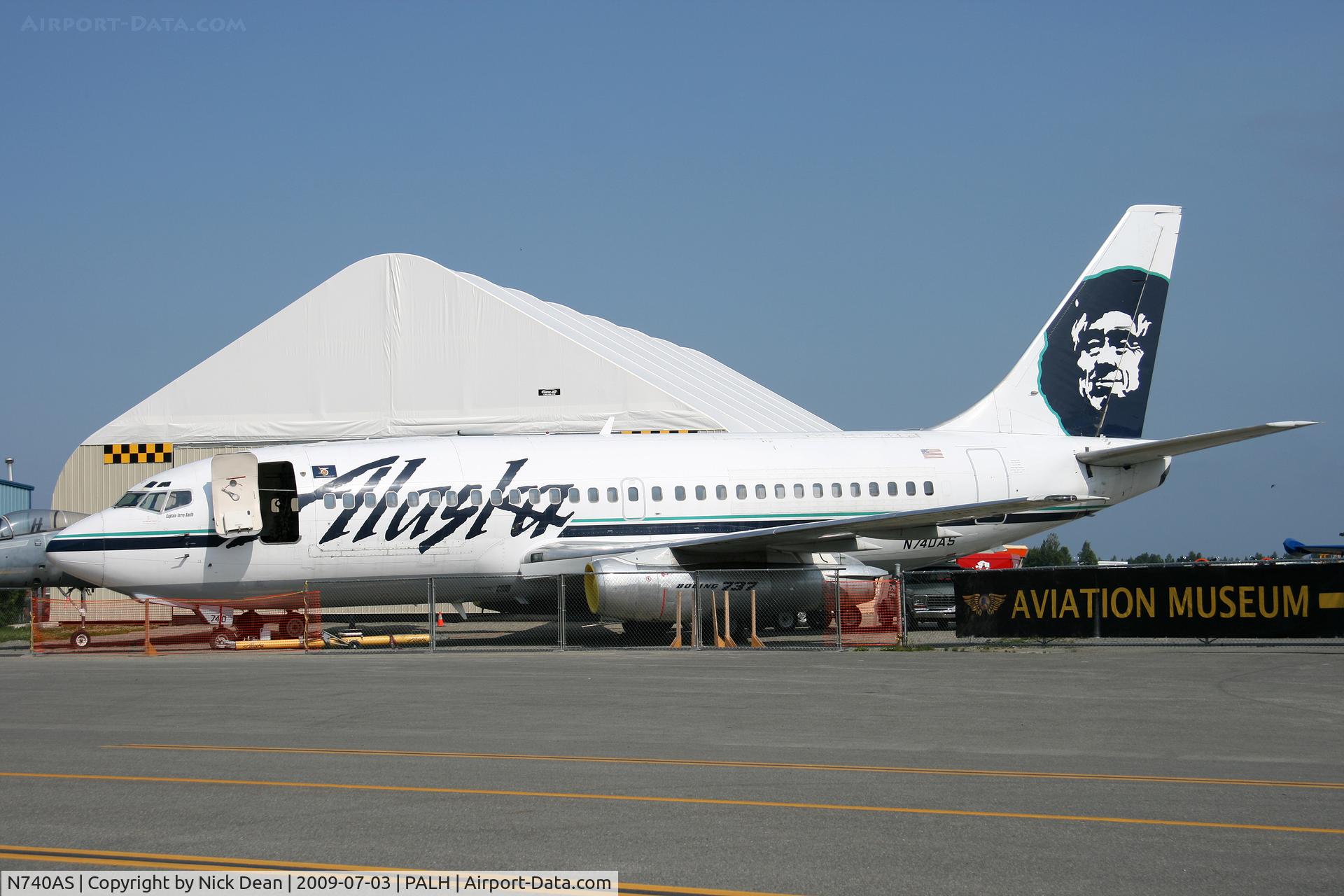 N740AS, 1981 Boeing 737-290C C/N 22578, PALH