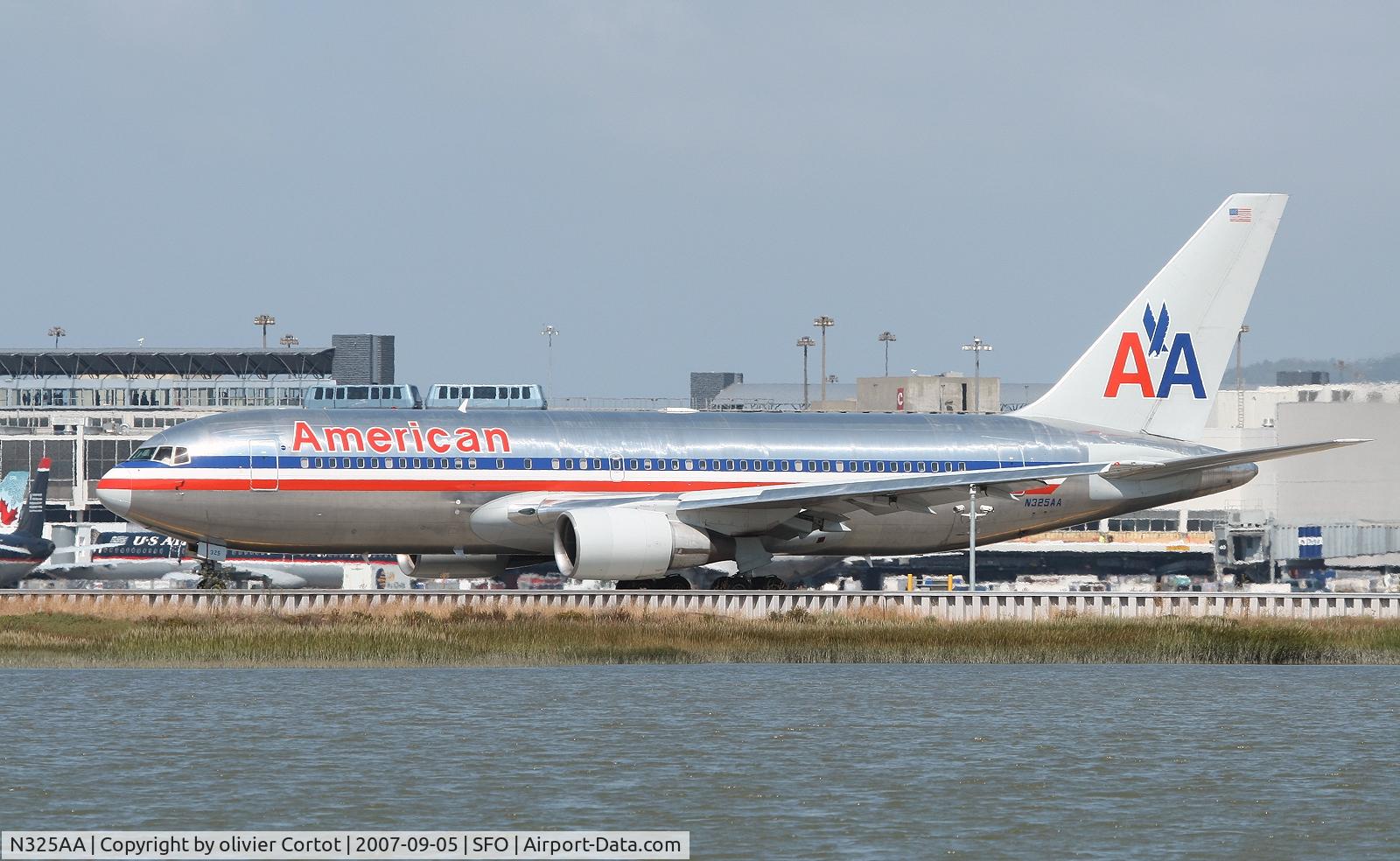 N325AA, 1986 Boeing 767-223 C/N 22326, on the parking of San Francisco Airport