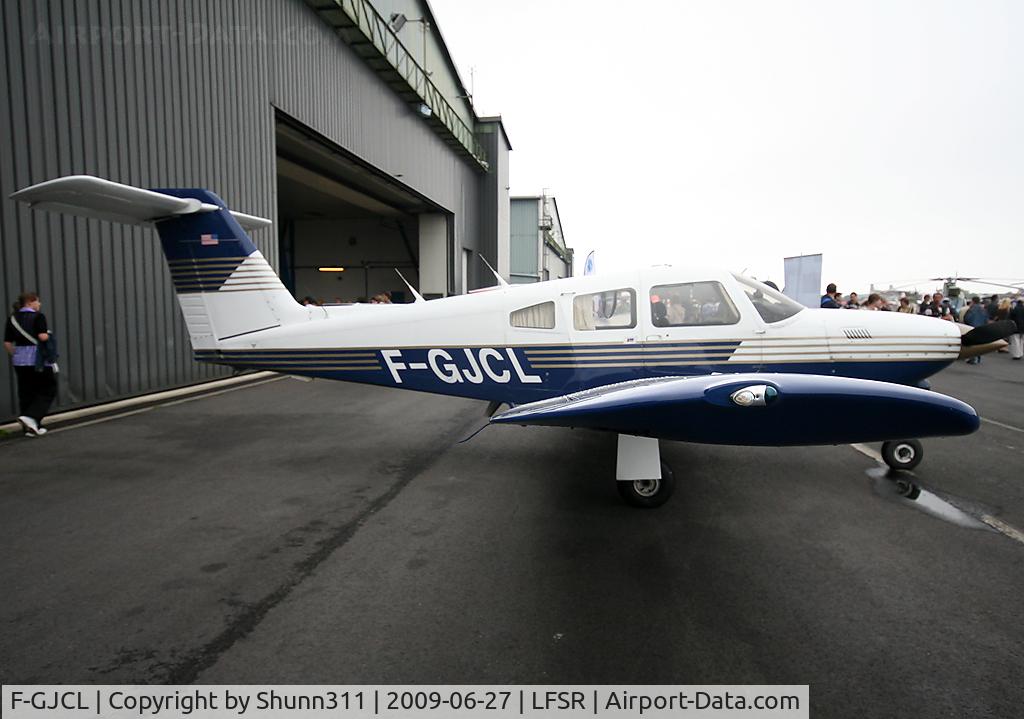 F-GJCL, Piper PA-28RT-201T Arrow IV C/N 28R-8131004, Displayed during last LFSR Airshow