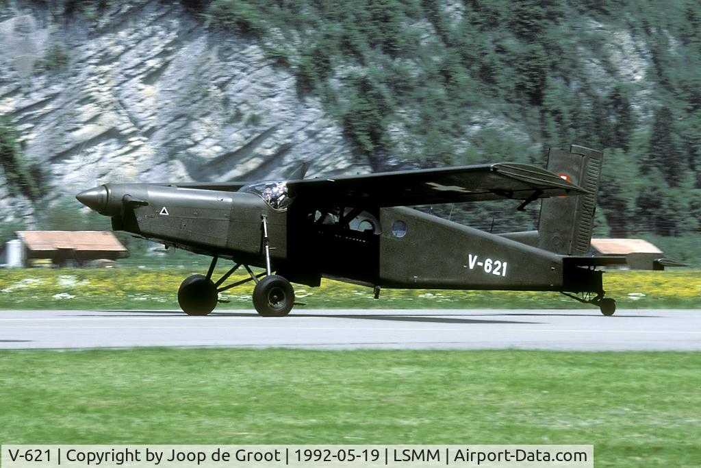 V-621, Pilatus PC-6/B2-H2M Turbo Porter C/N 647, The first series of the Swiss PC-6 used to be dark green all over. It has changed to the newer disruptive pattern now.