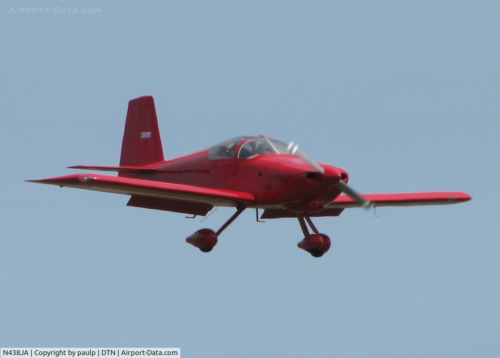 N438JA, 2007 Vans RV-7A C/N 70998, Landing on 14 at the Shreveport Downtown airport.
