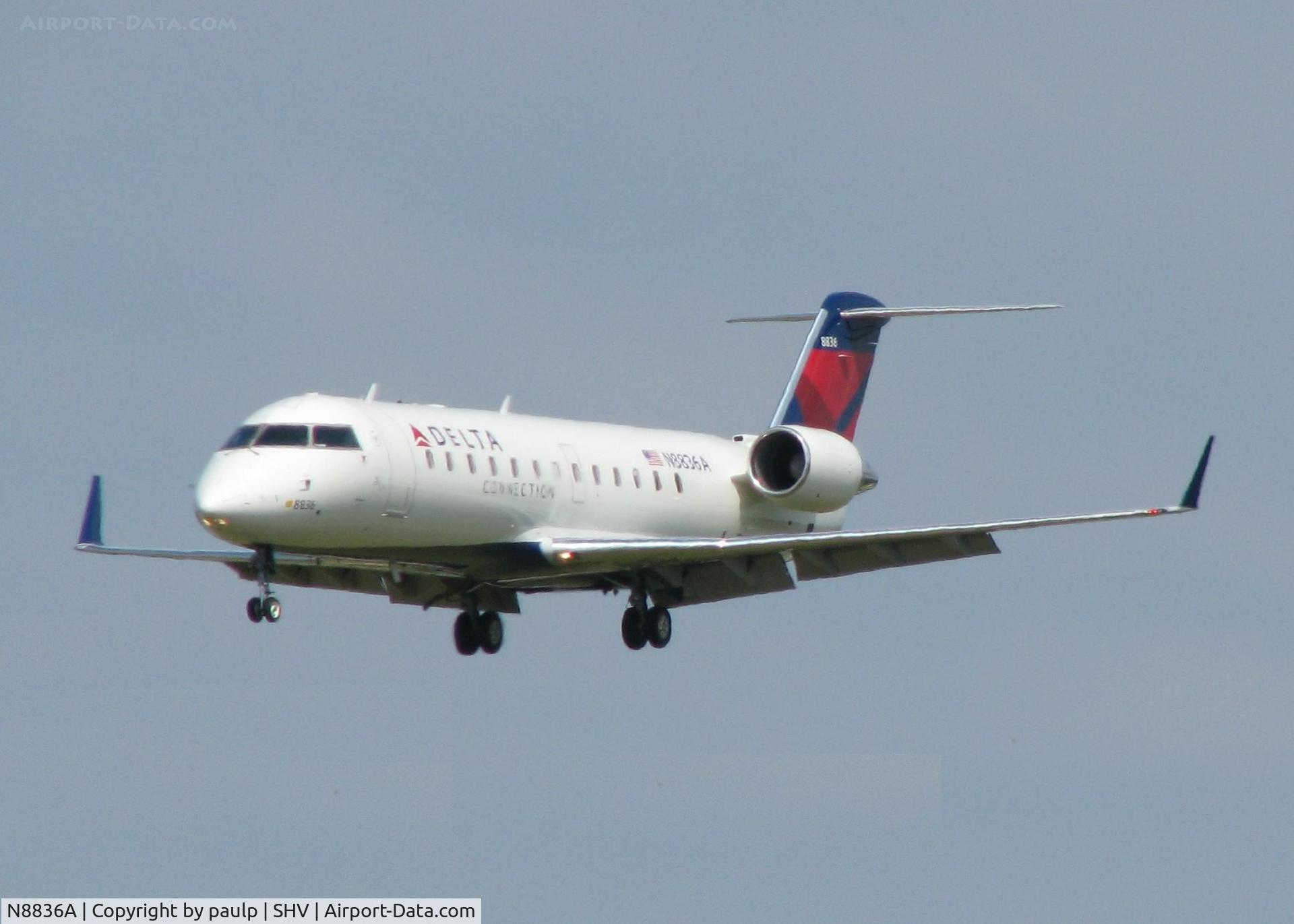 N8836A, 2003 Bombardier CRJ-200 (CL-600-2B19) C/N 7836, Landing on 14 at Shreveport Regional.