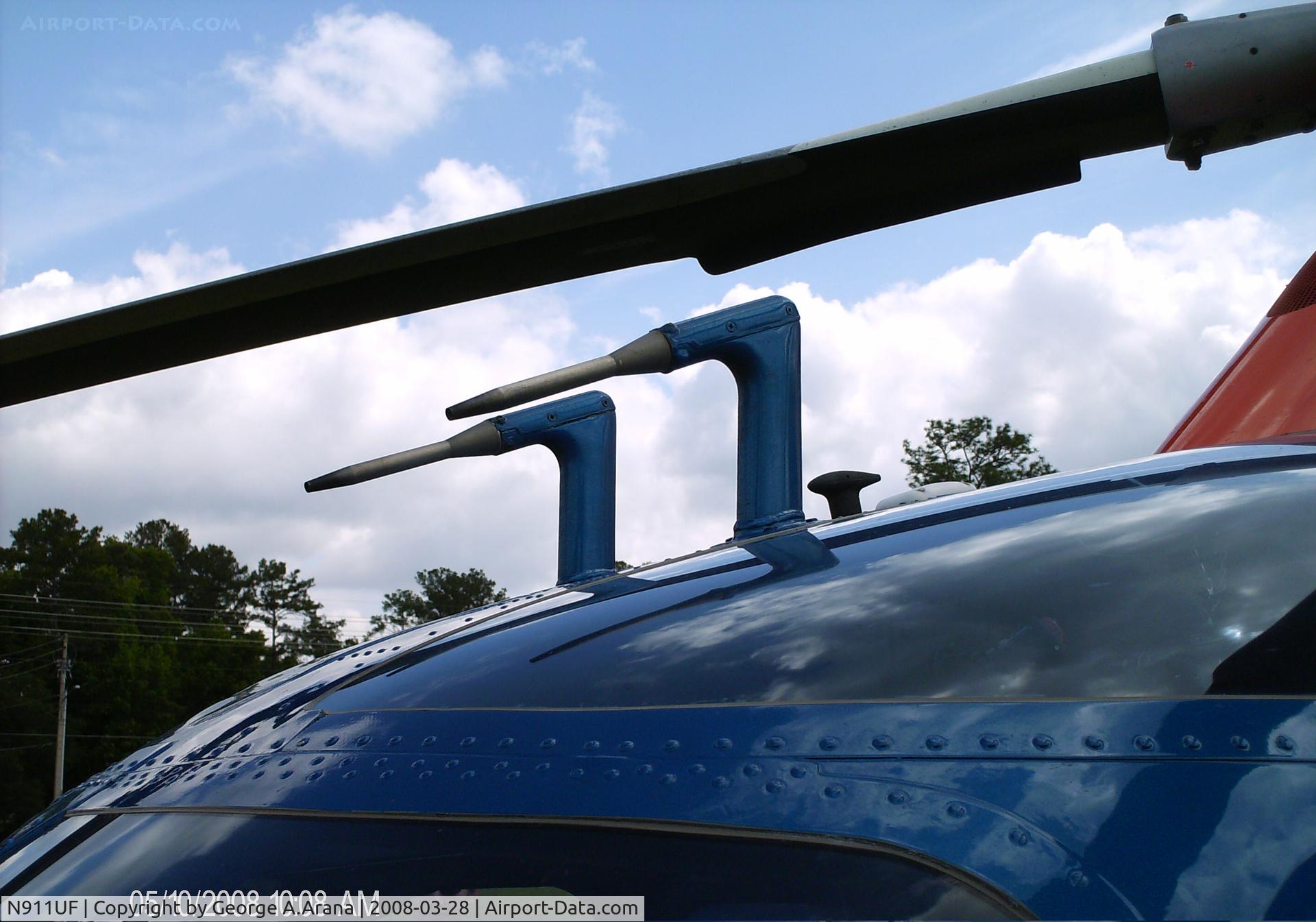 N911UF, 2004 Agusta A-109E C/N 11604, Pitot tubes