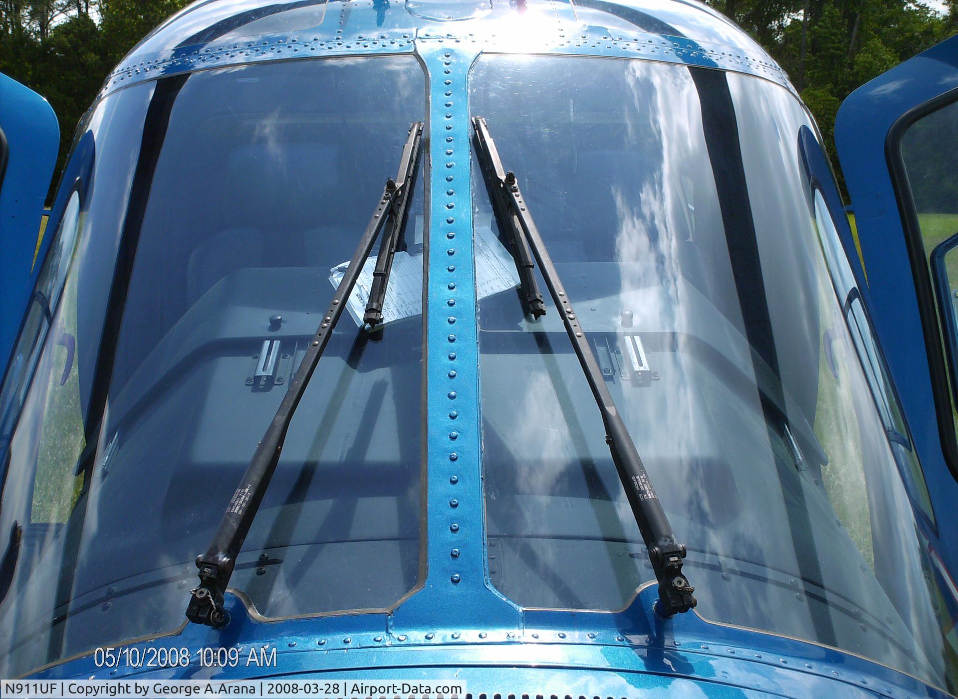 N911UF, 2004 Agusta A-109E C/N 11604, Windshield and wipers