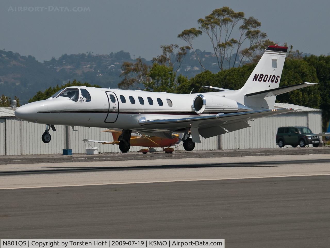 N801QS, 2002 Cessna 560 C/N 560-0601, N801QS arriving on RWY 21