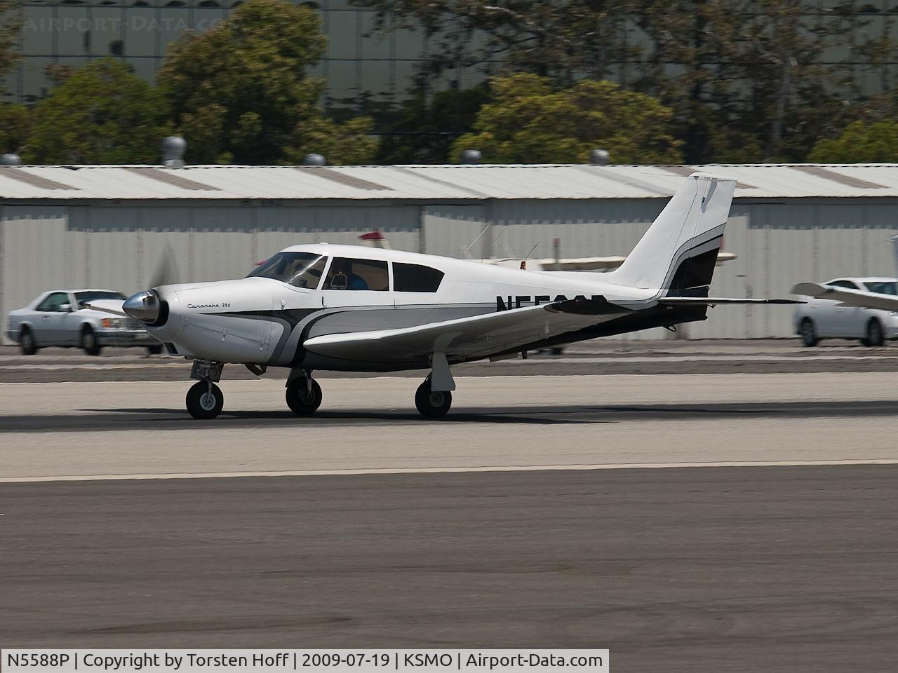 N5588P, 1959 Piper PA-24-250 Comanche C/N 24-654, N5588P departing from RWY 21