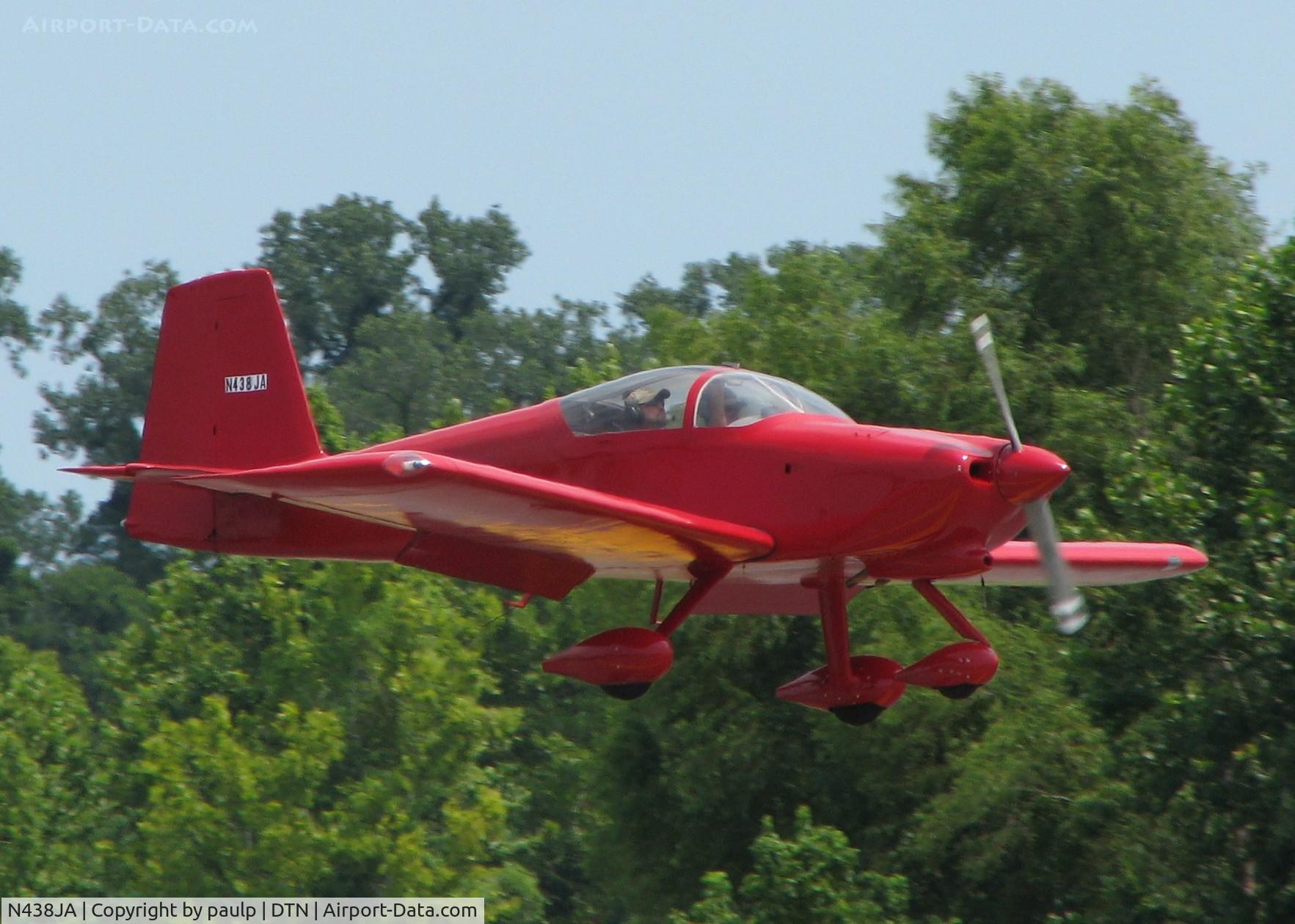 N438JA, 2007 Vans RV-7A C/N 70998, About to touch down on runway 14 at the Shreveport Downtown airport.