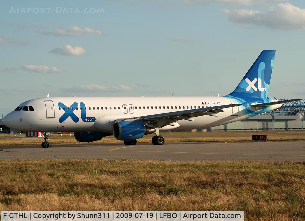 F-GTHL, 1991 Airbus A320-212 C/N 189, Taxiing to the terminal...