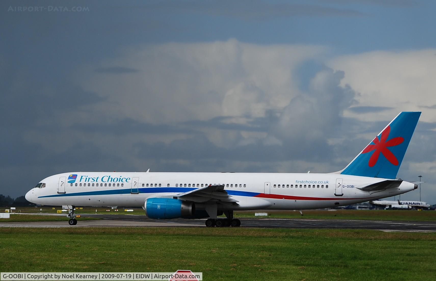 G-OOBI, 1993 Boeing 757-2B7 C/N 27146, Departing Rwy 28