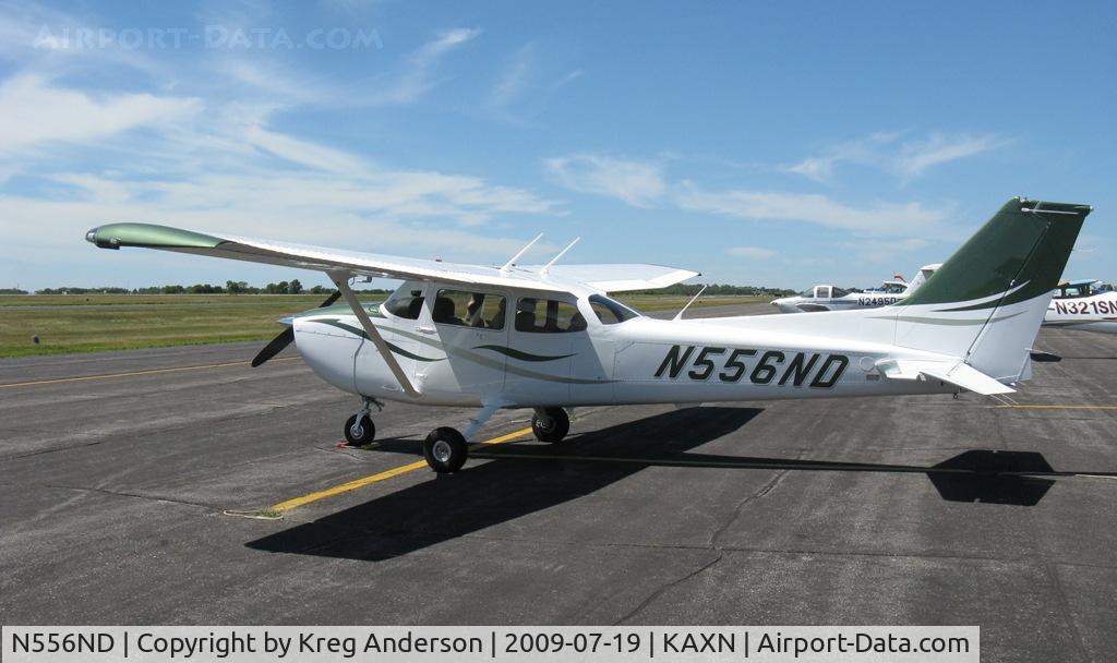 N556ND, Cessna 172S C/N 172S10982, 2008 Cessna 172S Skyhawk owned by UND Aerospace