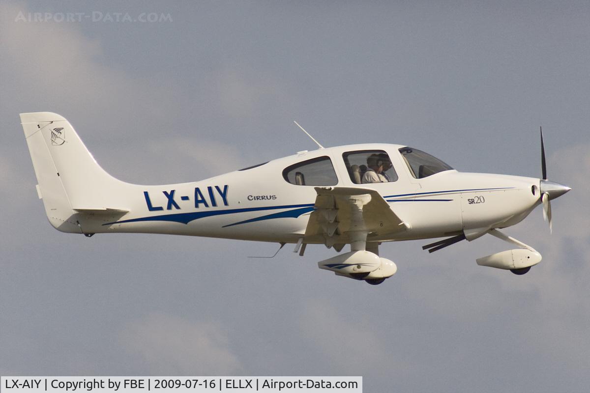 LX-AIY, 2003 Cirrus SR20 C/N 1359, short final RW24