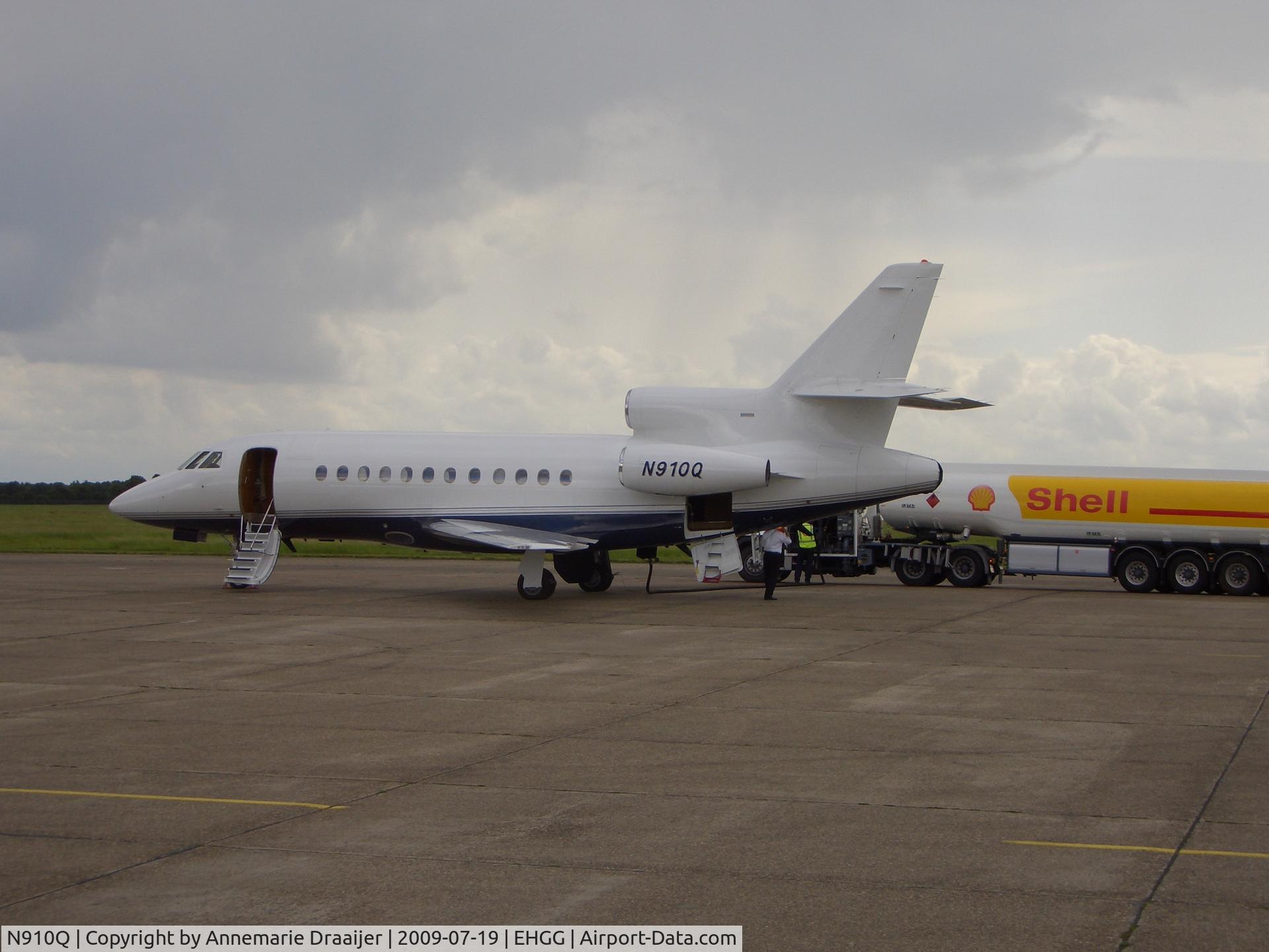N910Q, 1996 Dassault Falcon 900 C/N 156, fueling before takeoff