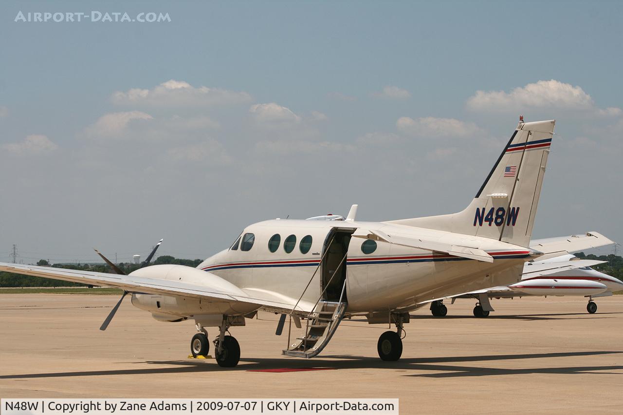 N48W, 1977 Beech E-90 King Air C/N LW-254, At Arlington Municipal
