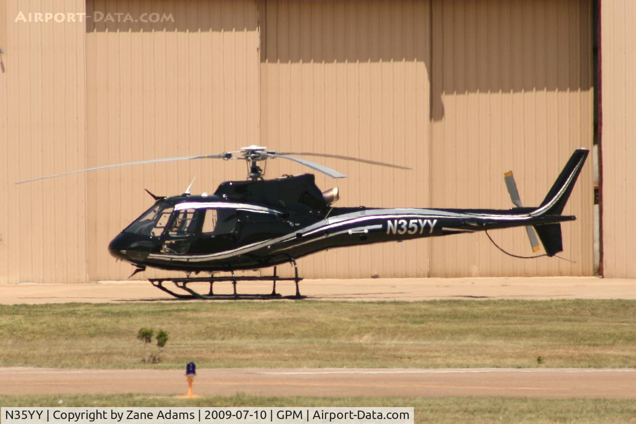 N35YY, Aerospatiale AS-350B-2 Ecureuil C/N 4673, At Grand Prairie Municipal