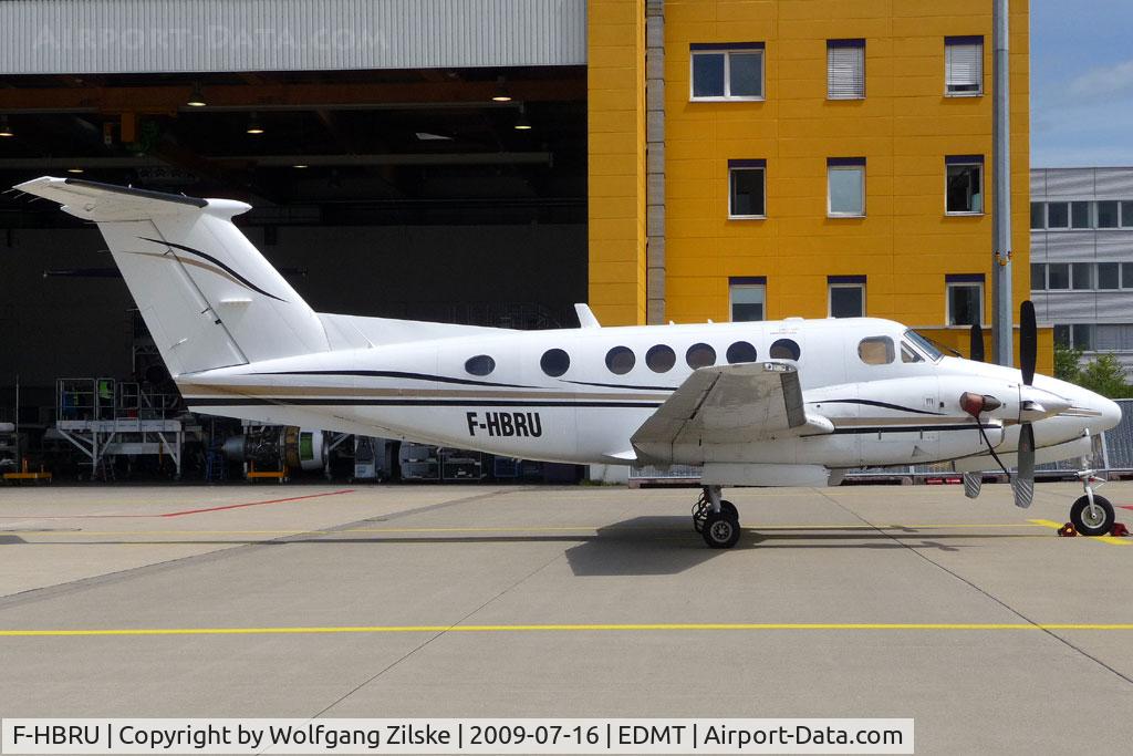 F-HBRU, 1997 Raytheon B200 King Air C/N BB-1561, visitor