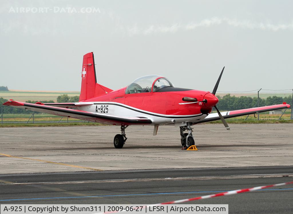 A-925, 1983 Pilatus PC-7 Turbo Trainer C/N 333, Used as a demo during lst LFSR Airshow...