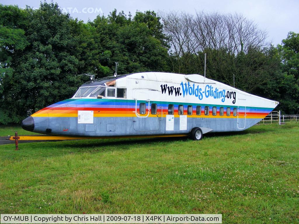 OY-MUB, 1981 Short 330-200 C/N SH.3069, mobile control centre at the Wolds Gliding Club
