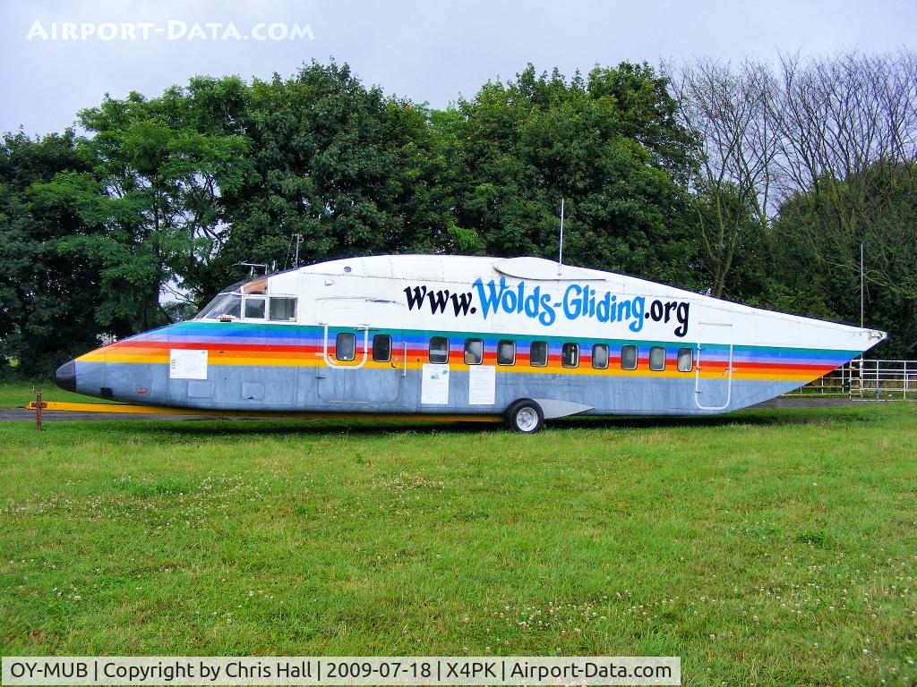 OY-MUB, 1981 Short 330-200 C/N SH.3069, Mobile control centre at the Wolds Gliding Club
