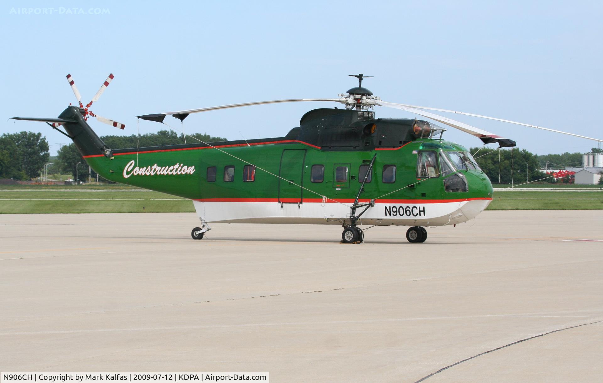 N906CH, 1971 Sikorsky S-61N C/N 61490, Sikorsky S-61N on the ramp at KDPA