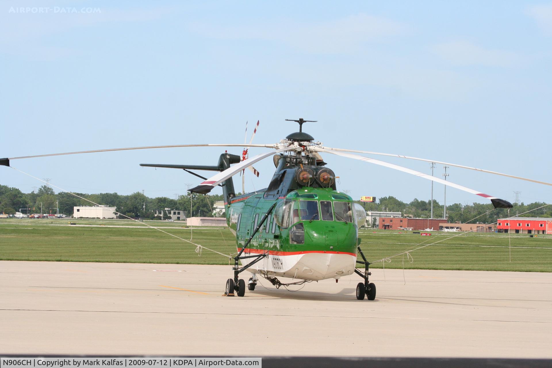 N906CH, 1971 Sikorsky S-61N C/N 61490, sikorsky S-61N on the ramp at KDPA