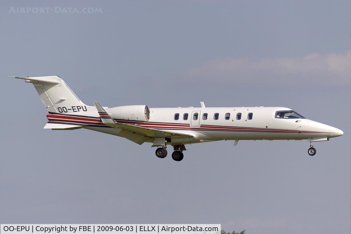 OO-EPU, Learjet 45 C/N 45-291, short final at ELLX