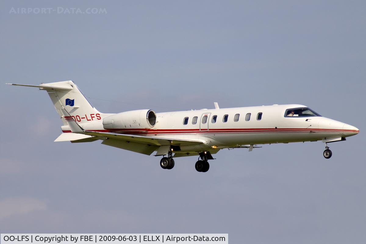 OO-LFS, 1998 Learjet 45 C/N 45-018, Learjet 45 short final RW24