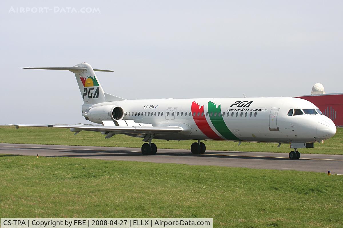 CS-TPA, 1989 Fokker 100 (F-28-0100) C/N 11257, Portugalia Fokker100 taxing to the holding point RW06