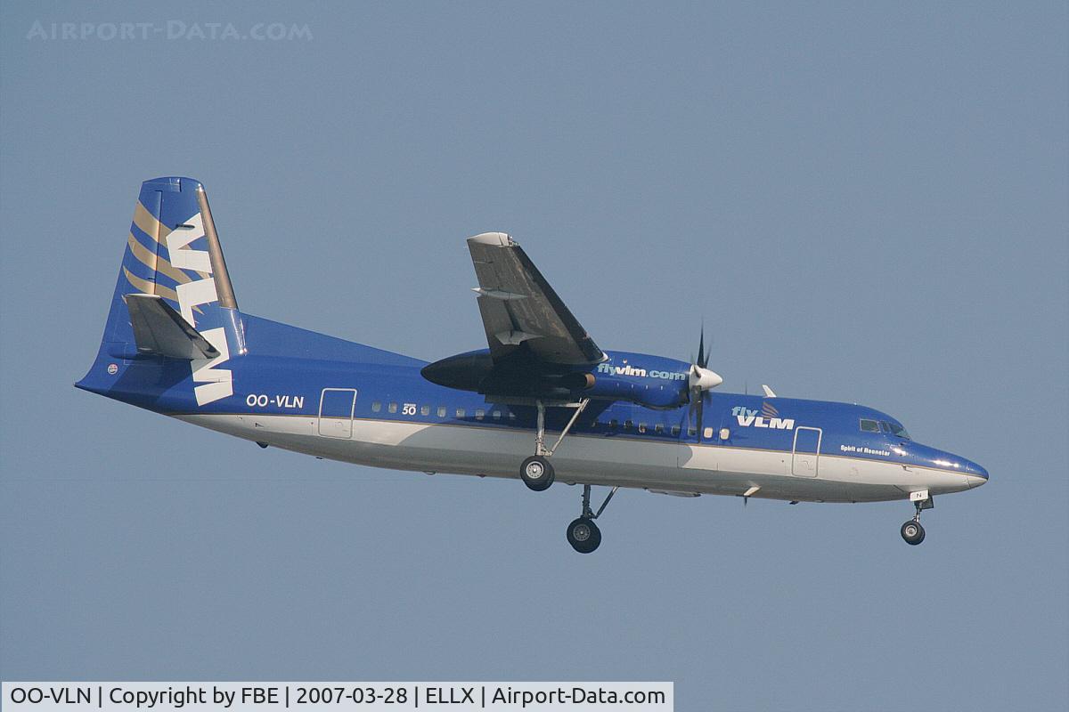 OO-VLN, 1989 Fokker 50 C/N 20145, short final RW06