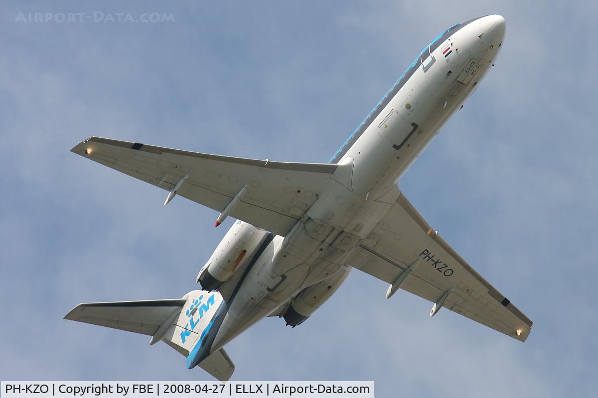 PH-KZO, 1995 Fokker 70 (F-28-0070) C/N 11538, climb out