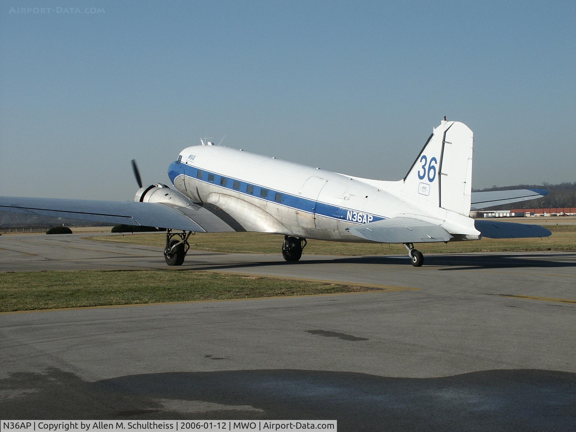 N36AP, 1942 Douglas DC3C C/N 13439, 1942 Douglas DC3C