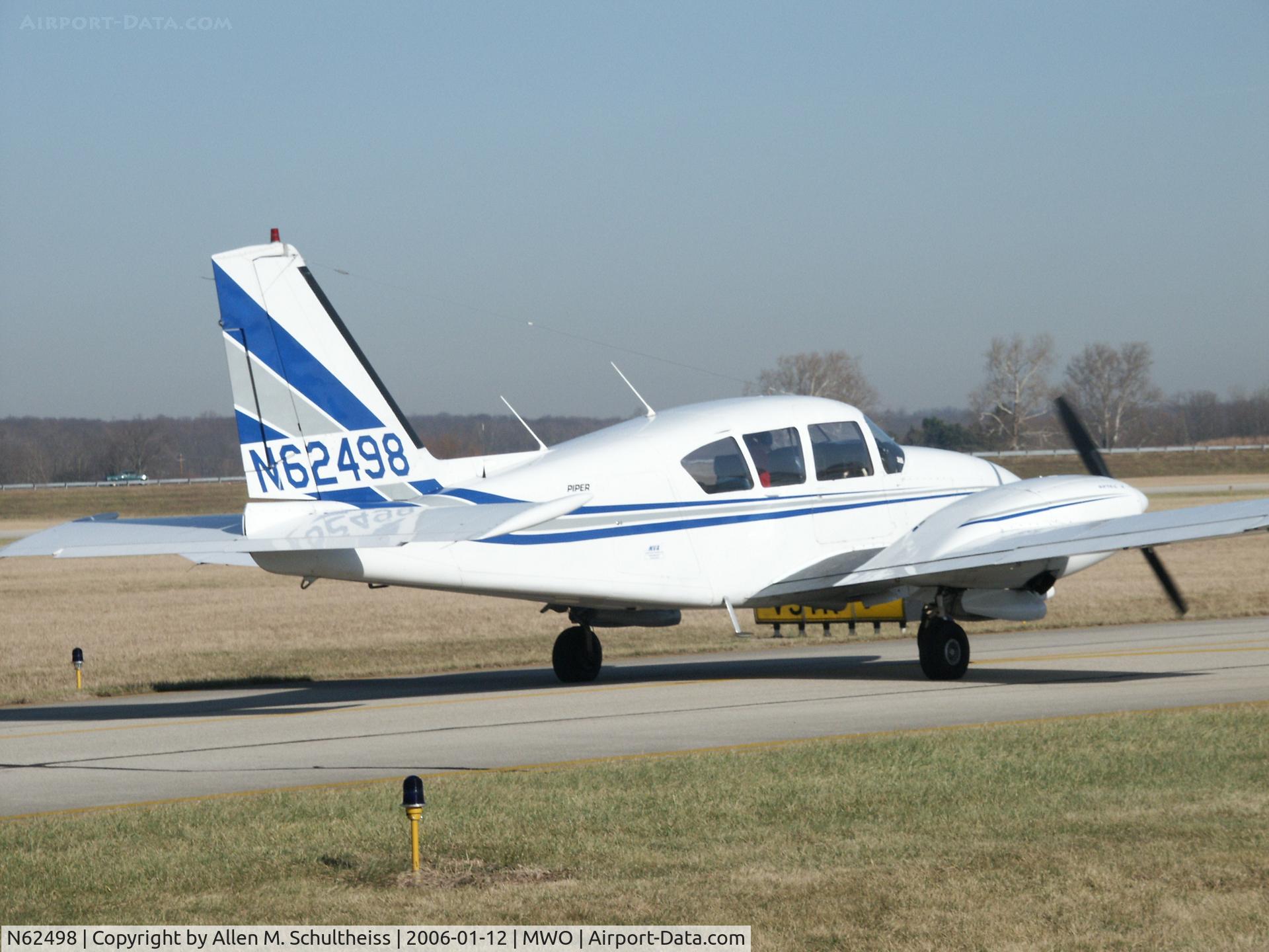 N62498, 1975 Piper PA-23-250 C/N 27-7654023, 1975 PA-23-250