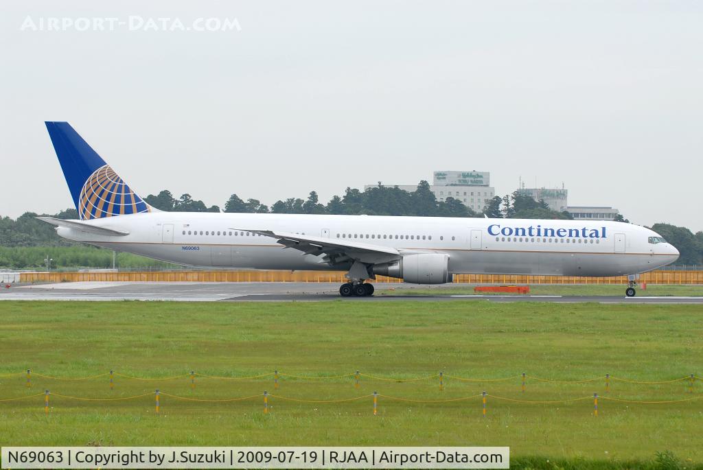 N69063, 2002 Boeing 767-424/ER C/N 29458, CO B767-400ER