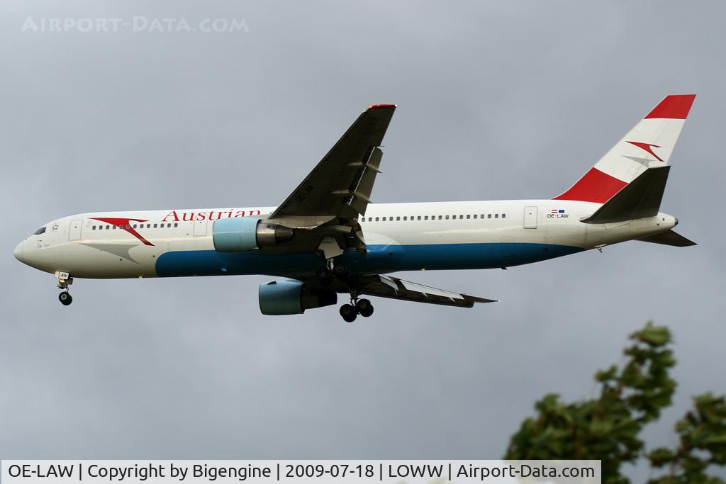 OE-LAW, 1992 Boeing 767-3Z9/ER C/N 26417, Approaching on rwy 34