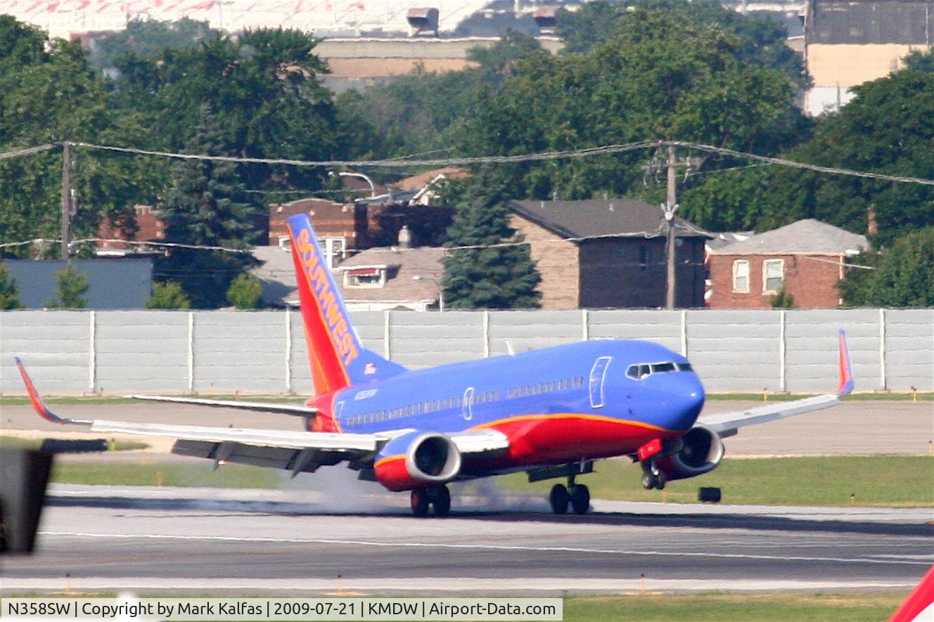 N358SW, 1992 Boeing 737-3H4 C/N 26595, Southwest 737-3H4, N359SW touching down 4R KMDW
