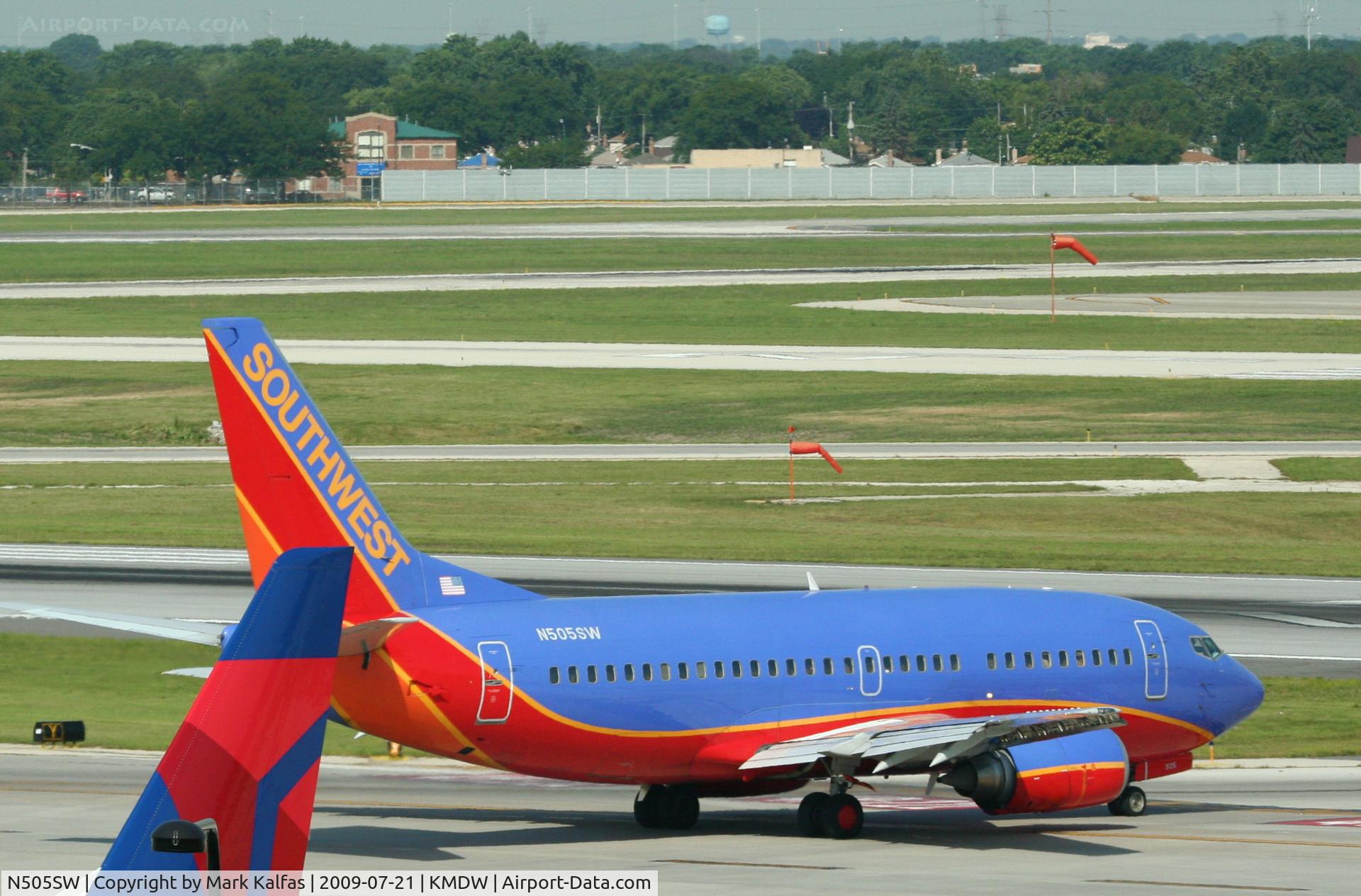 N505SW, 1990 Boeing 737-5H4 C/N 24182, Southwest 737-5H4 taxiing to RWY 4R KMDW.