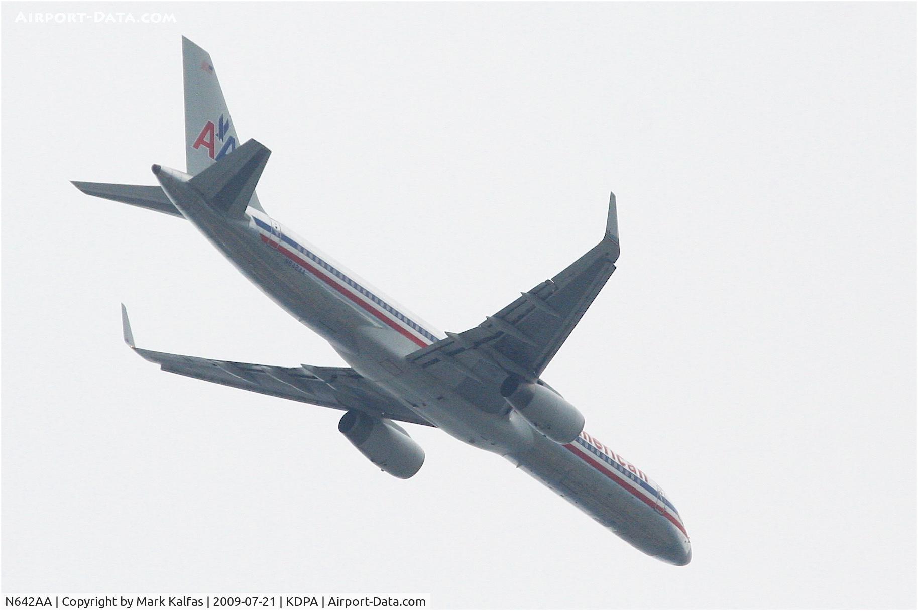 N642AA, 1991 Boeing 757-223 C/N 24600, American Airlines, 757-223, N642AA a steep descending turn over KDPA to intercept the RWY 10 localizer KORD.