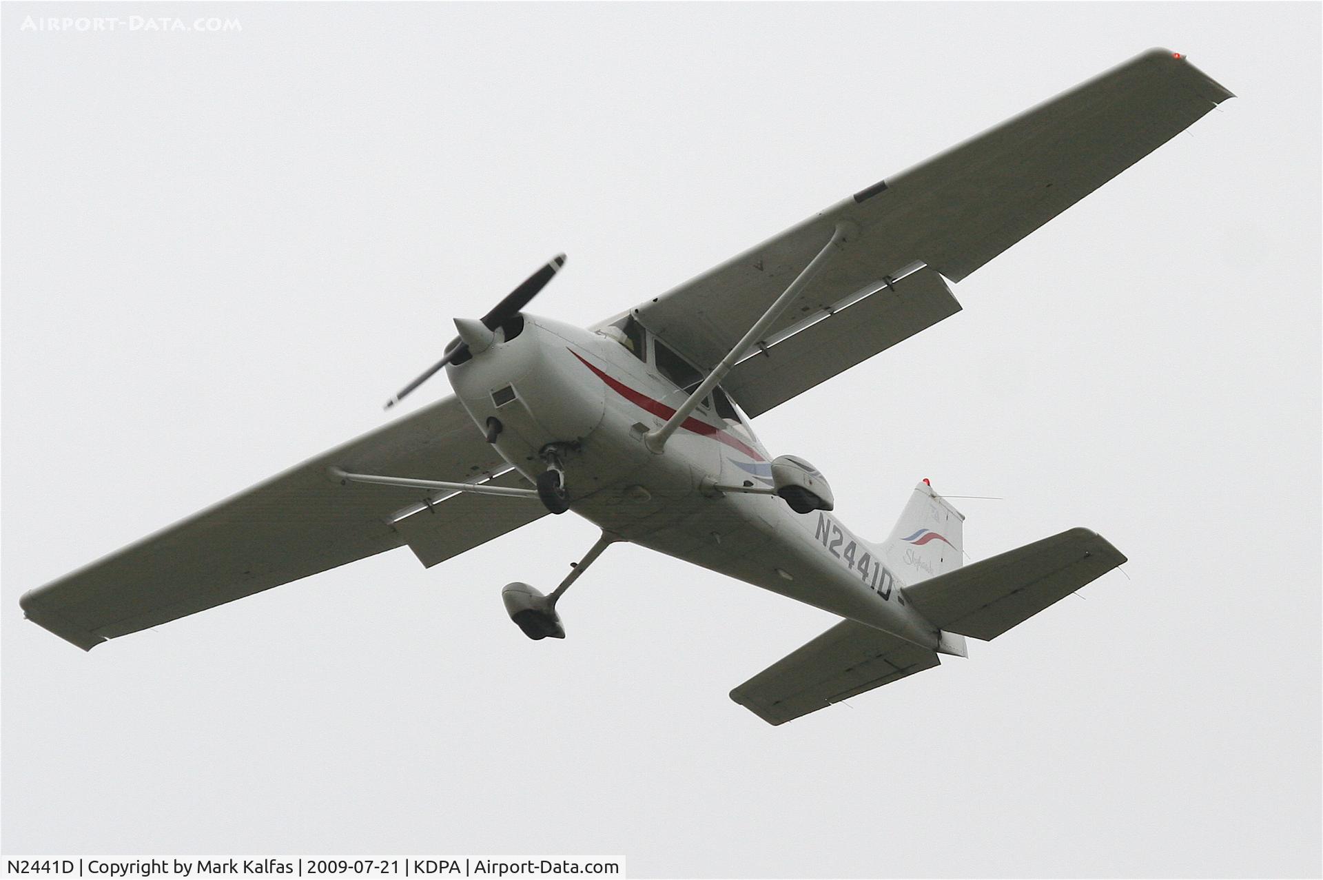N2441D, 2000 Cessna 172R Skyhawk C/N 17280983, Cessna 172R, N2441D, on final for 20R KDPA.