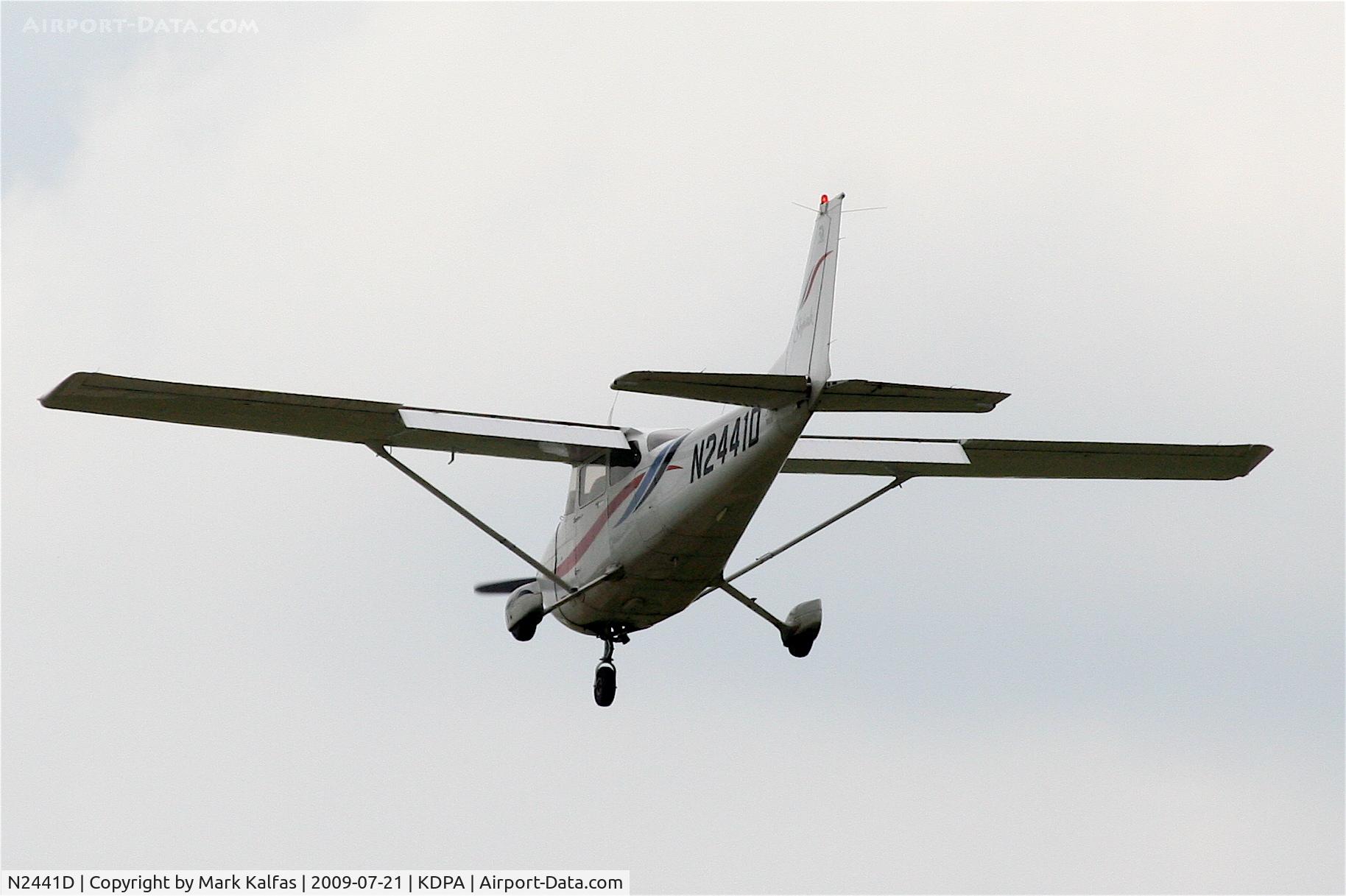 N2441D, 2000 Cessna 172R Skyhawk C/N 17280983, Cessna 172R, N2441D, on final for 20R KDPA.