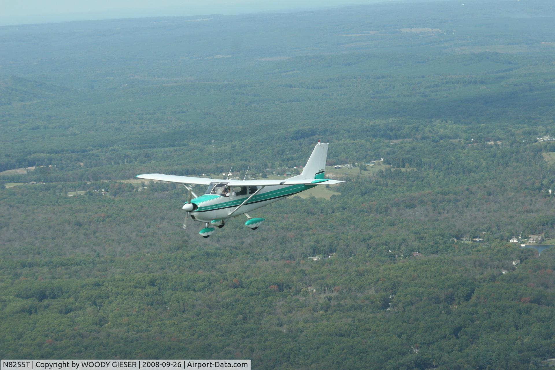N8255T, 1960 Cessna 175B Skylark C/N 17556955, OVER MID TN