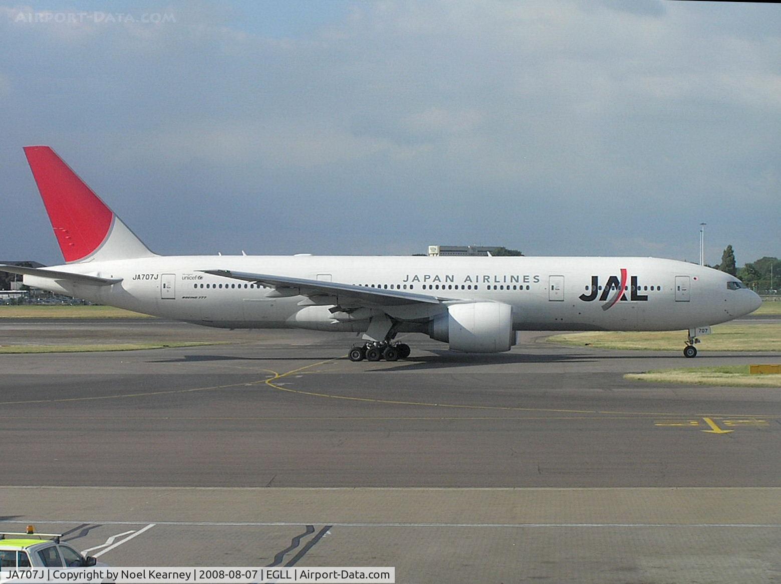 JA707J, 2004 Boeing 777-246/ER C/N 32894, Taxi-ing for departure off 27R