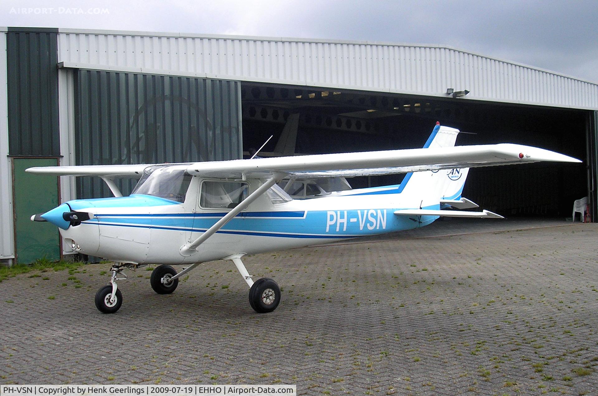 PH-VSN, Reims F152 C/N 1714, Aero Noord , Hoogeveen Aerodrome - The Netherlands