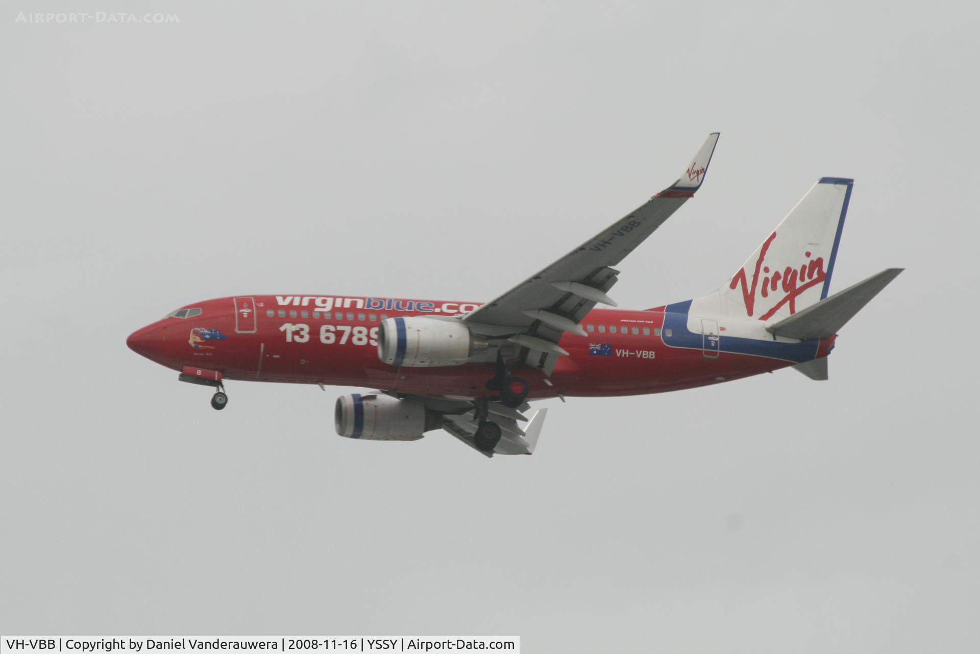 VH-VBB, 2001 Boeing 737-7Q8 C/N 28240, descending to rwy 16L