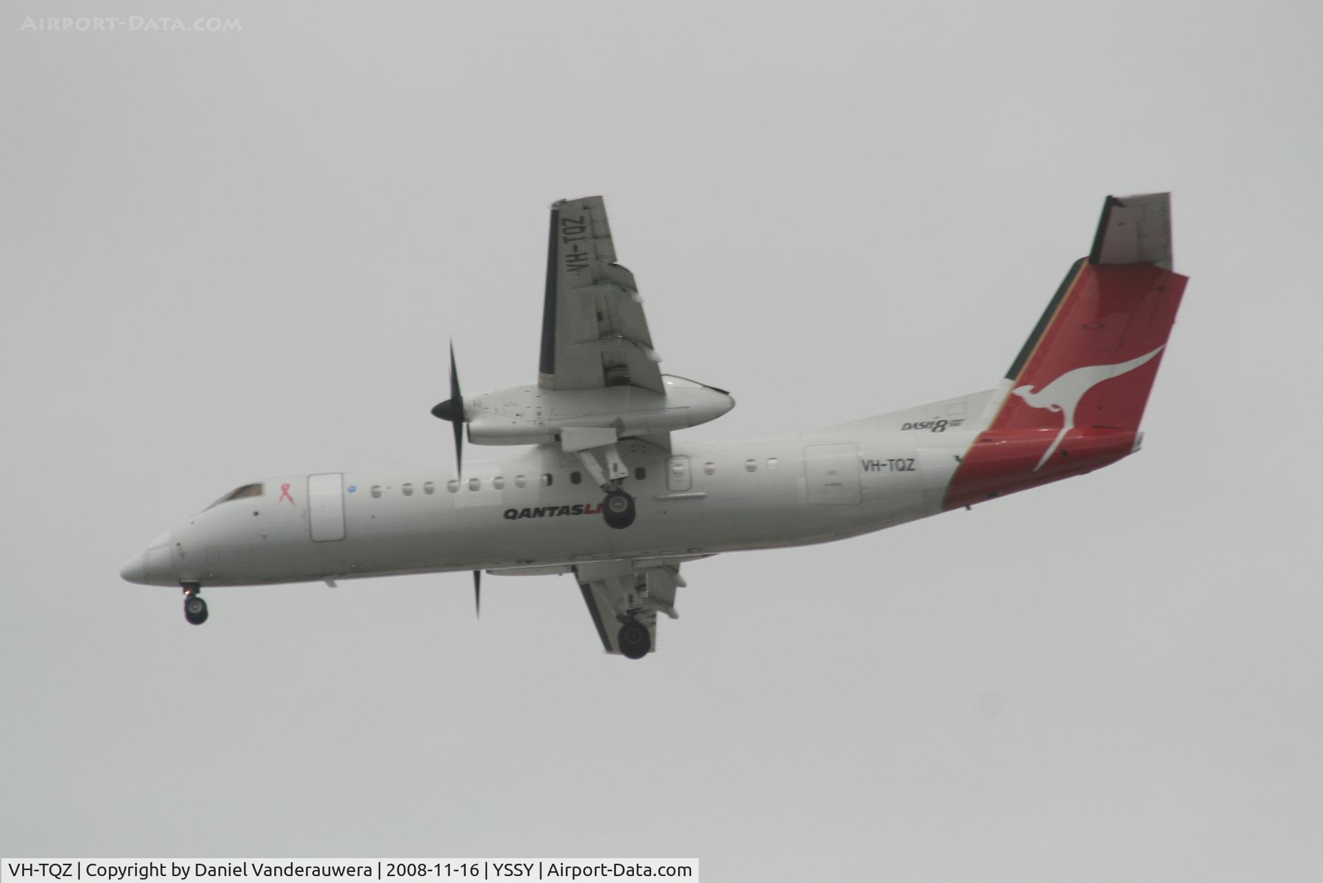 VH-TQZ, 2000 De Havilland Canada DHC-8-315Q Dash 8 C/N 555, descending to rwy 16L